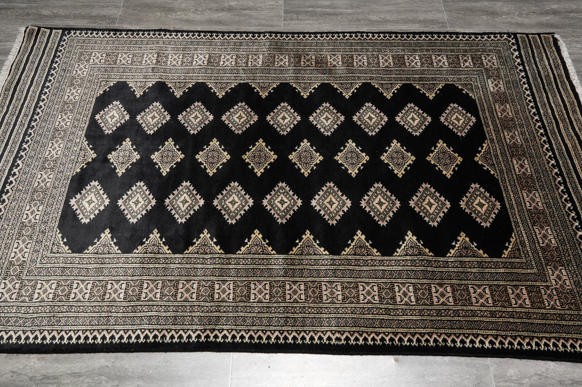 4 x 6.1 hand-knotted jaldar bokhara wool rug, pile detail showing wool texture