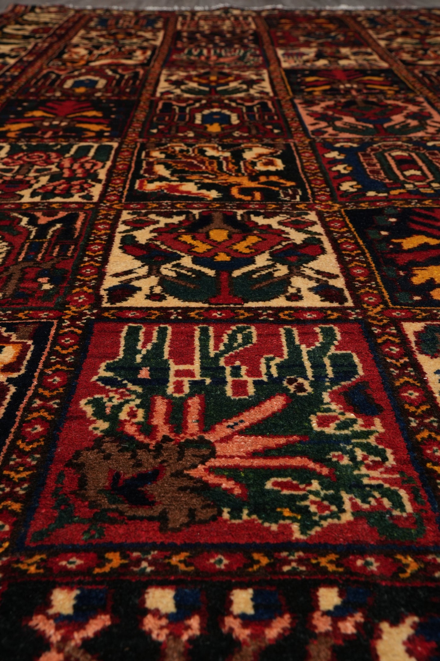 Bakhtiar-pattern garden runner, panel intersection detail