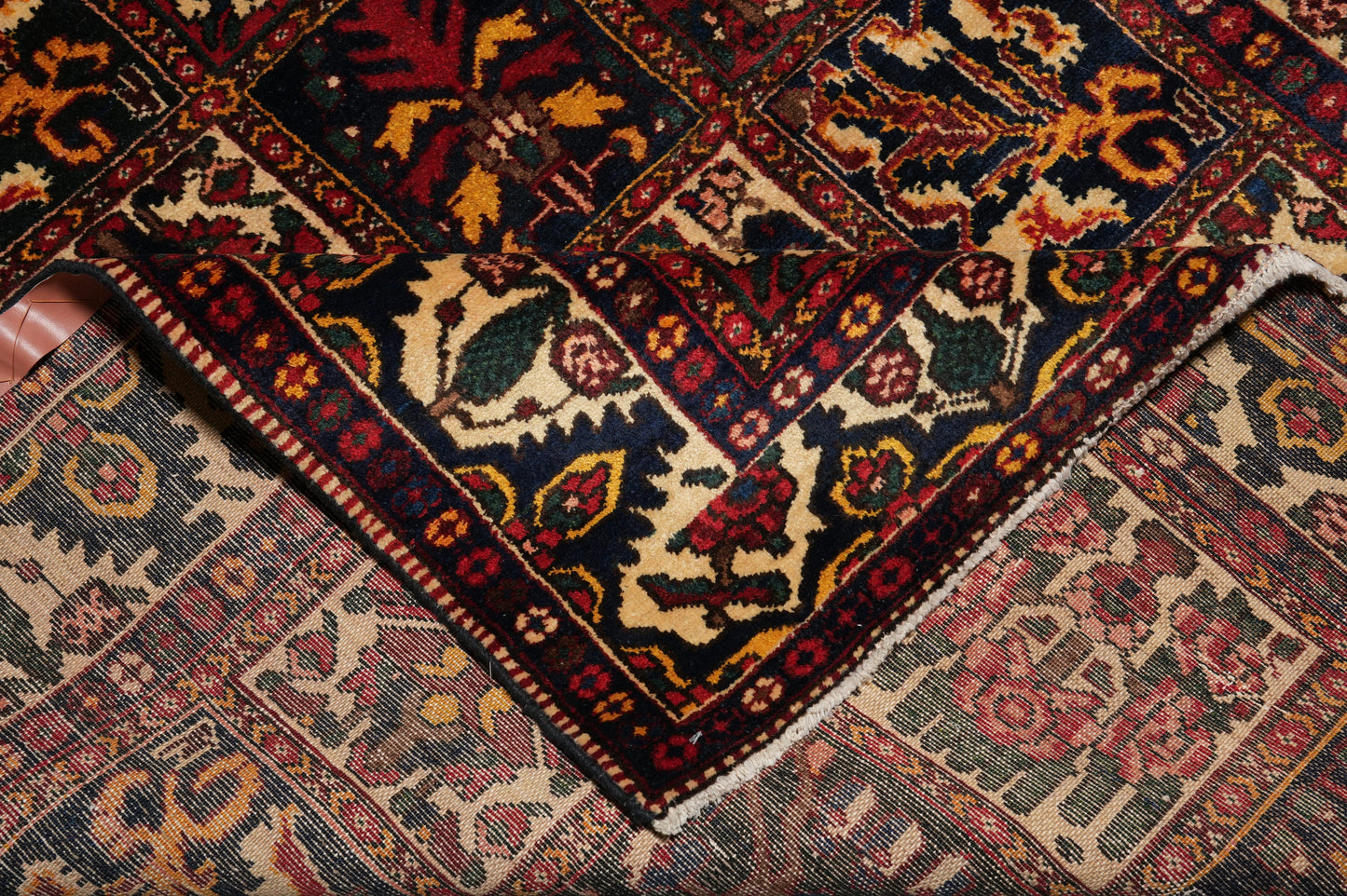 Bakhtiar-pattern garden runner, border pattern close-up