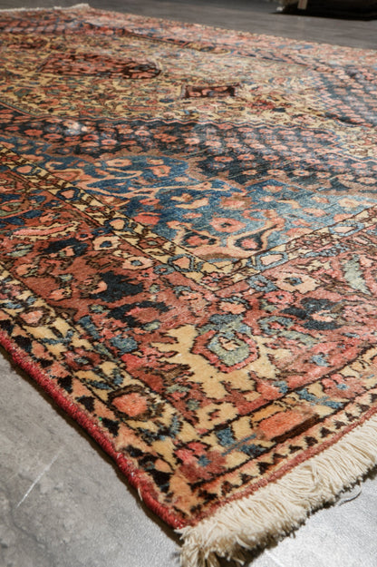 Bakhtiar-pattern garden rug, alternate corner with panel continuity