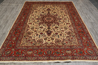 Esfahan-style rug, border pattern with refined arabesques