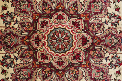 Esfahan-style rug, corner motif close-up