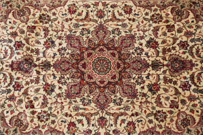 Esfahan-style rug, secondary floral medallion detail