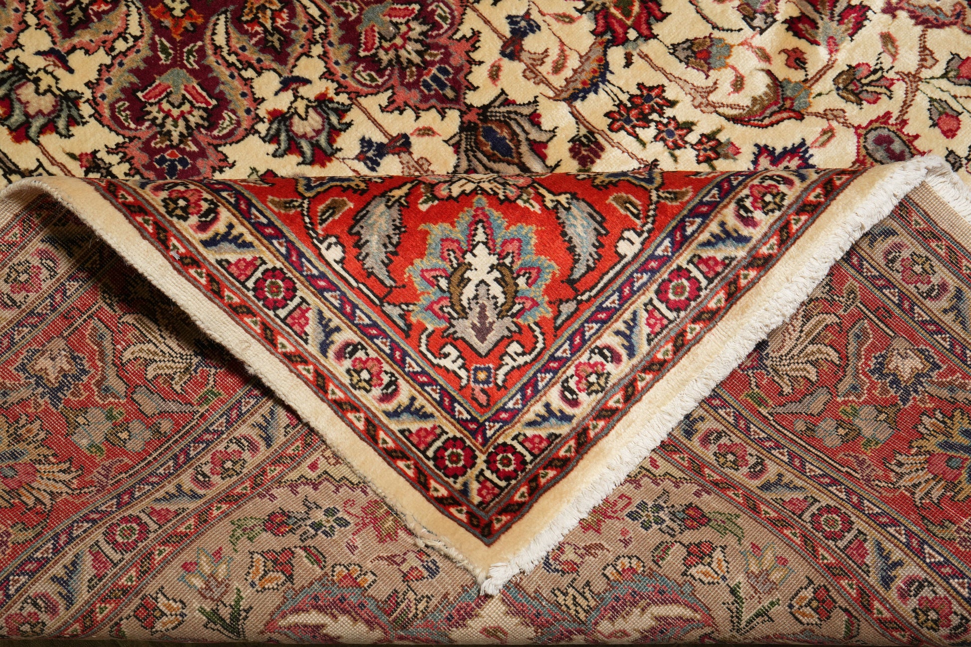 Esfahan-style rug, mid-field vine detail