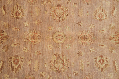 Chobi Peshawar tan rug, secondary motif detail