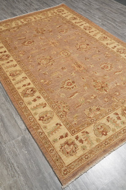 Chobi Peshawar tan rug, edge and selvedge close-up