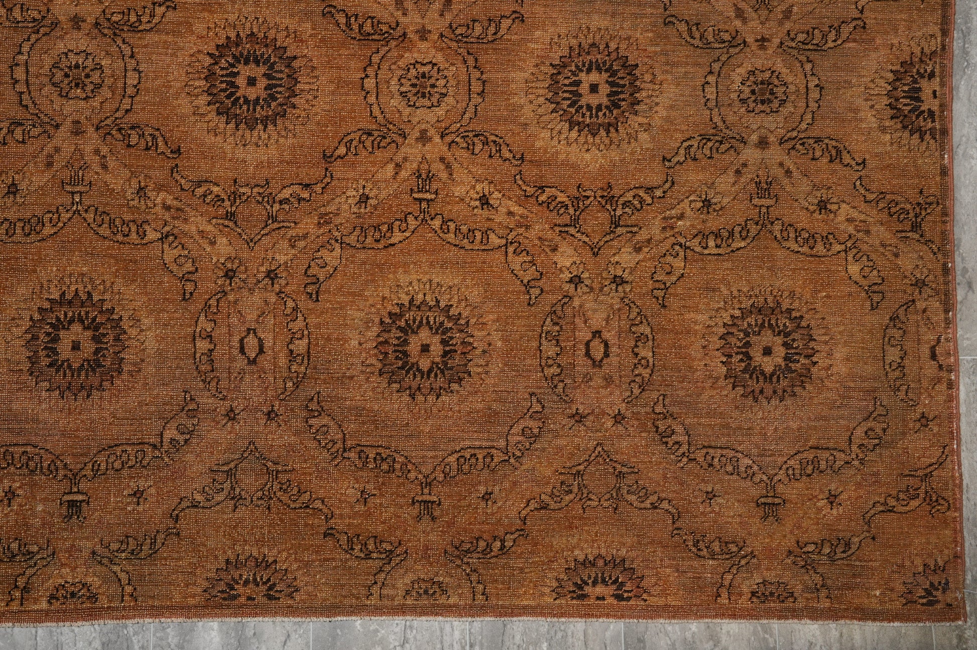 Transitional Chobi rug, secondary motif detail