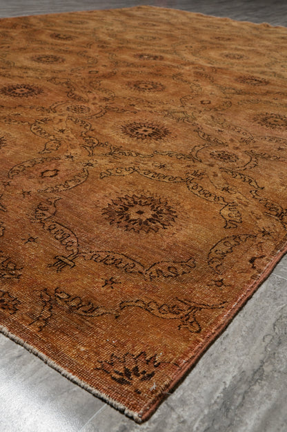 Transitional Chobi rug, secondary border pattern