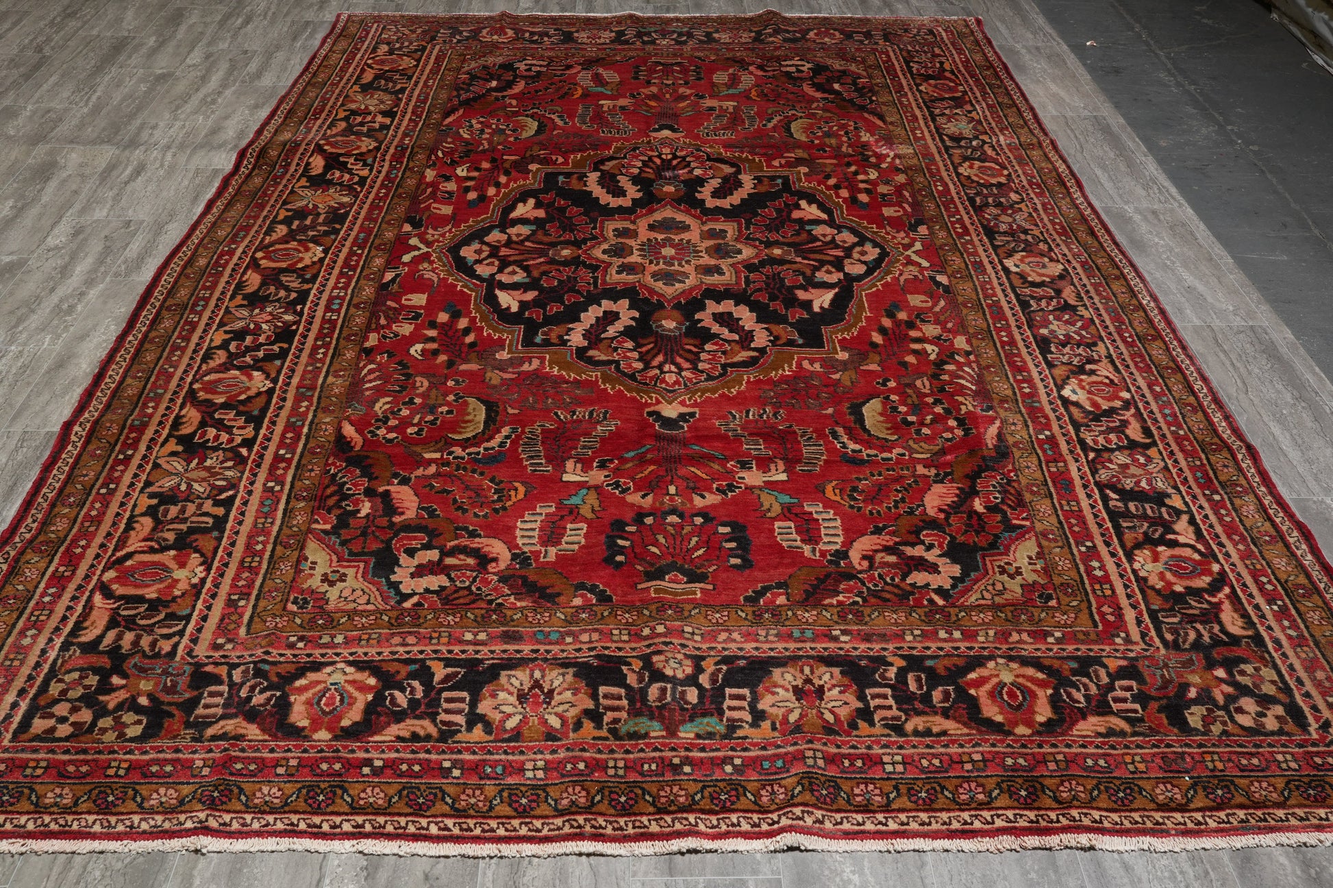 Semi-antique traditional floral rug, border pattern in ivory and soft green