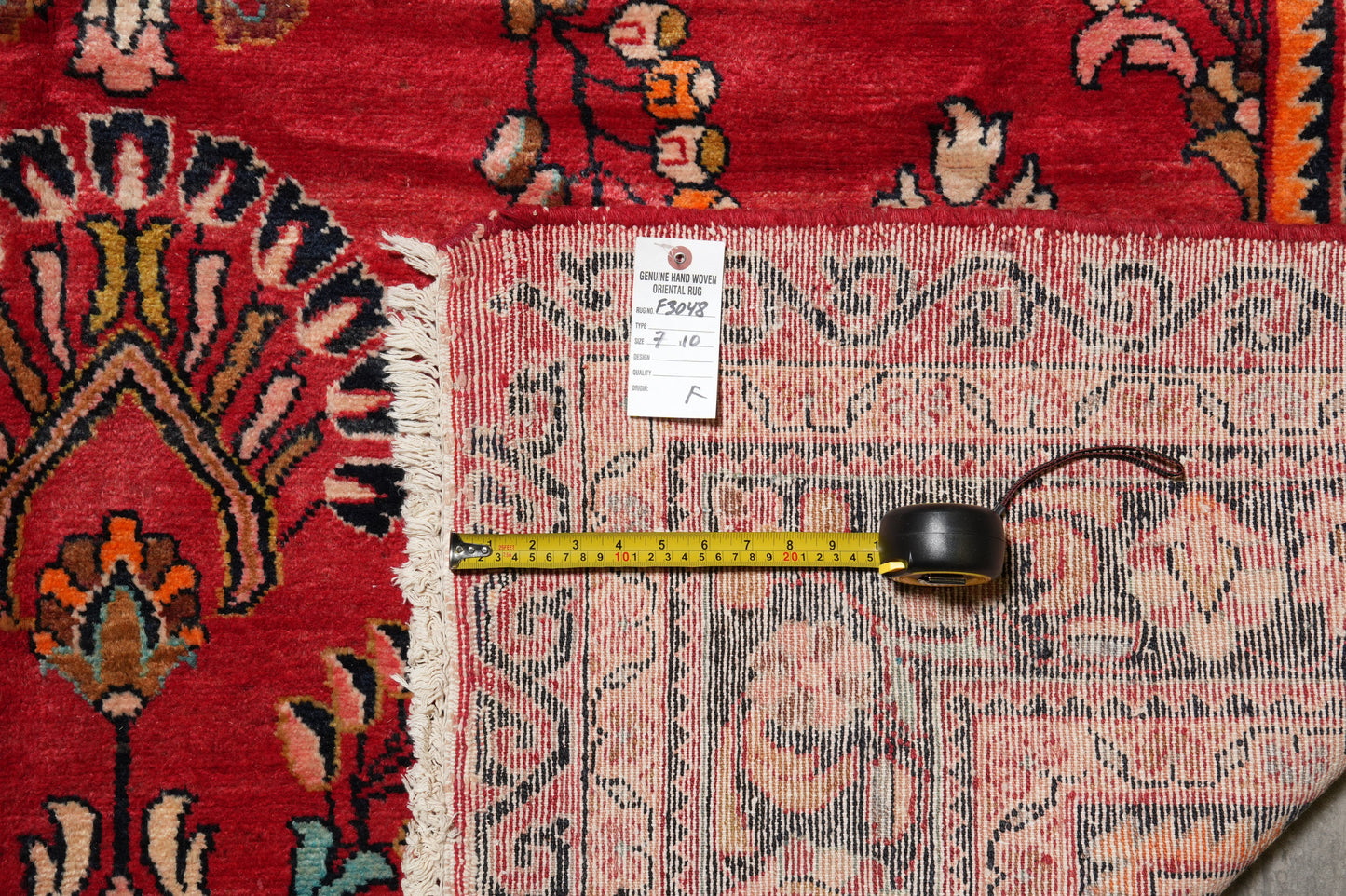 Vintage traditional floral rug, wide alternate-angle full layout