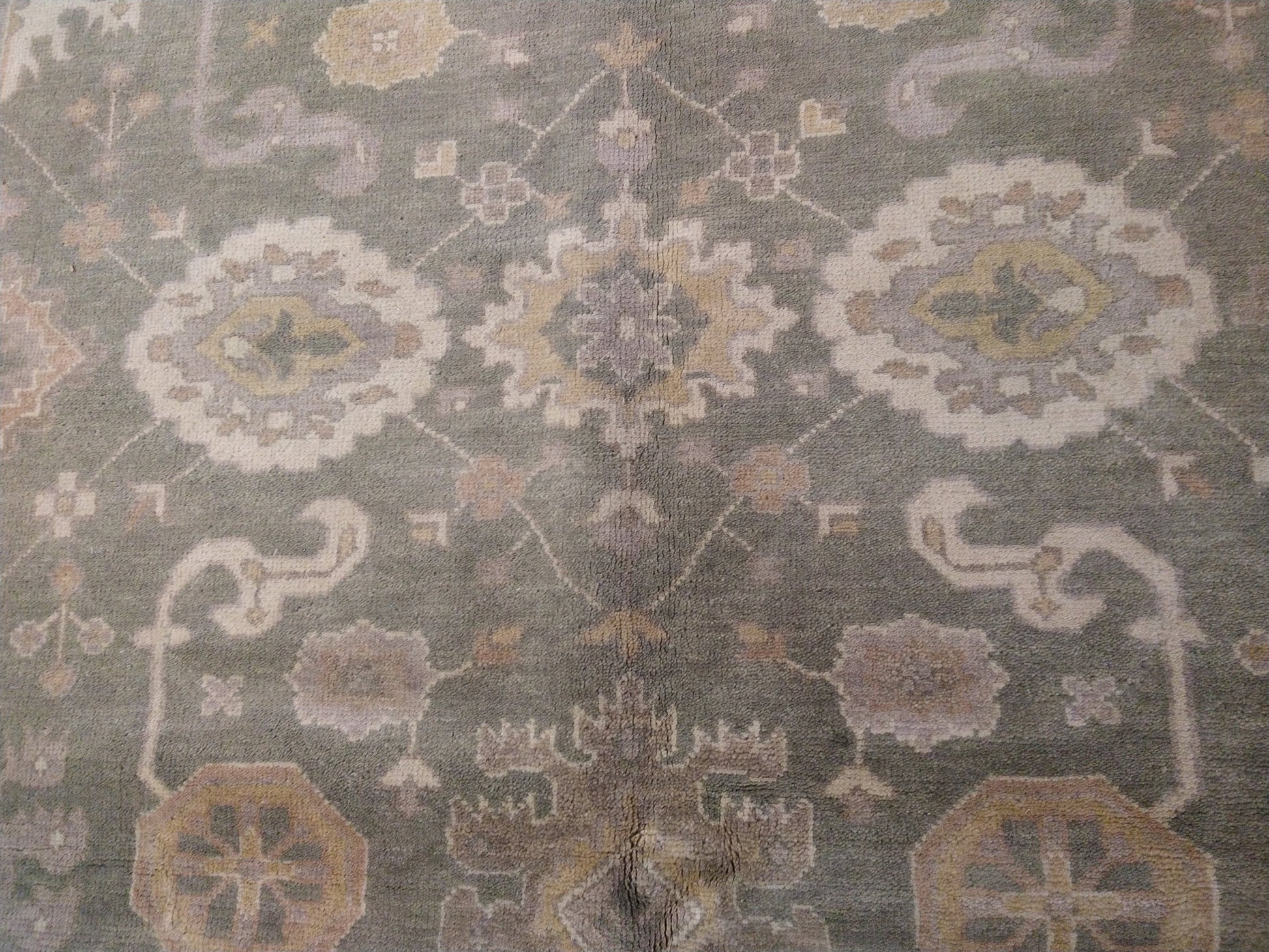 Oushak sage rug, secondary motif detail