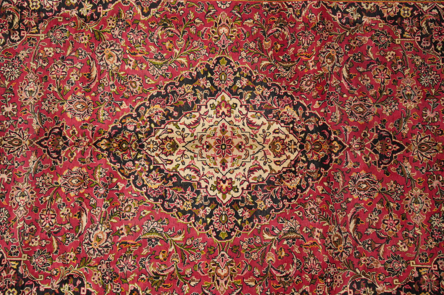 Kashan-style rug, corner motif with intricate floral arabesques