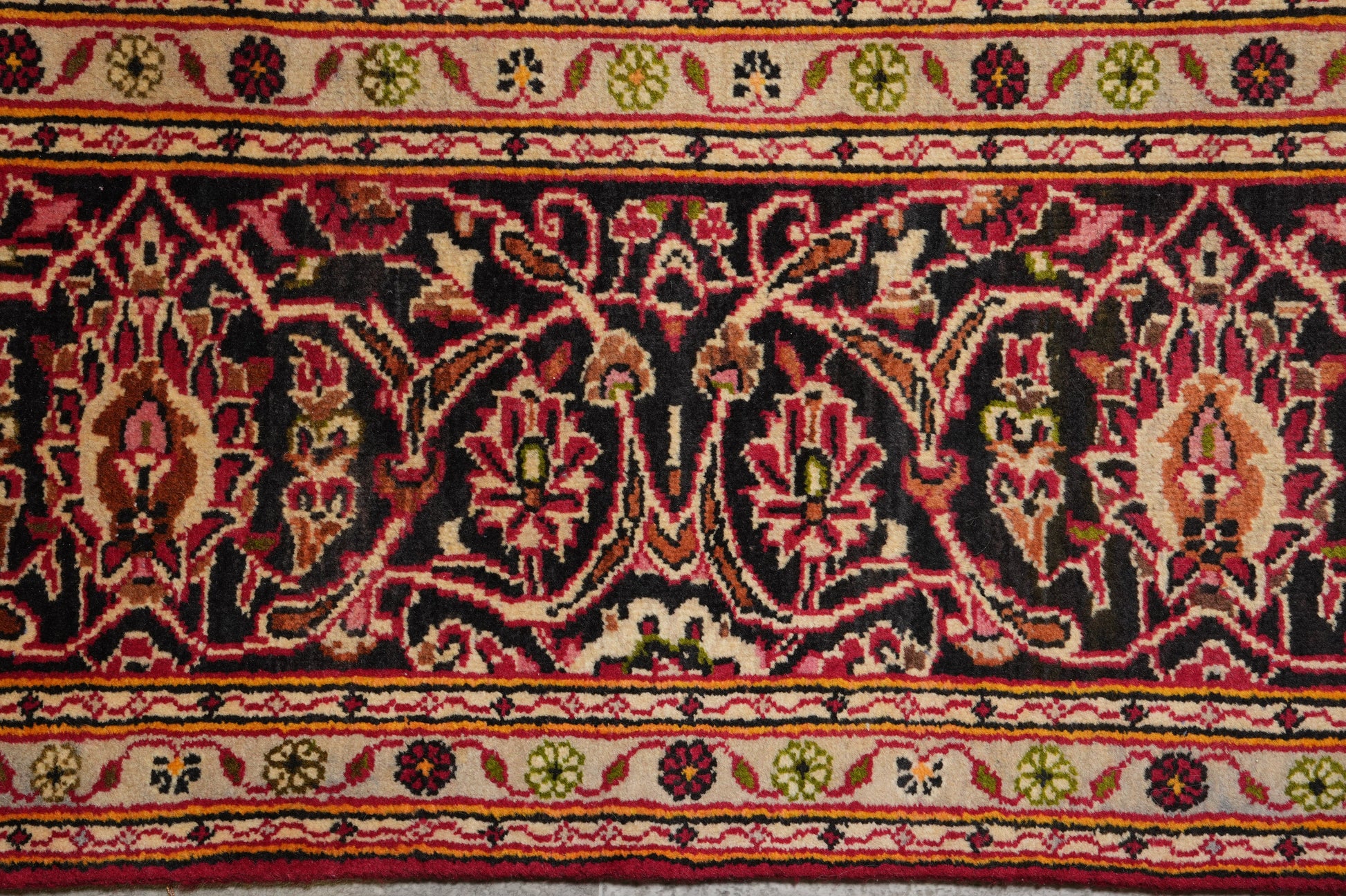 Kashan-style rug, full layout showing the central medallion in proportion