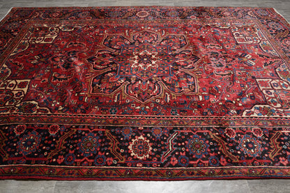 Sherabian-pattern rug, central medallion close-up with floral detail in geometric frame