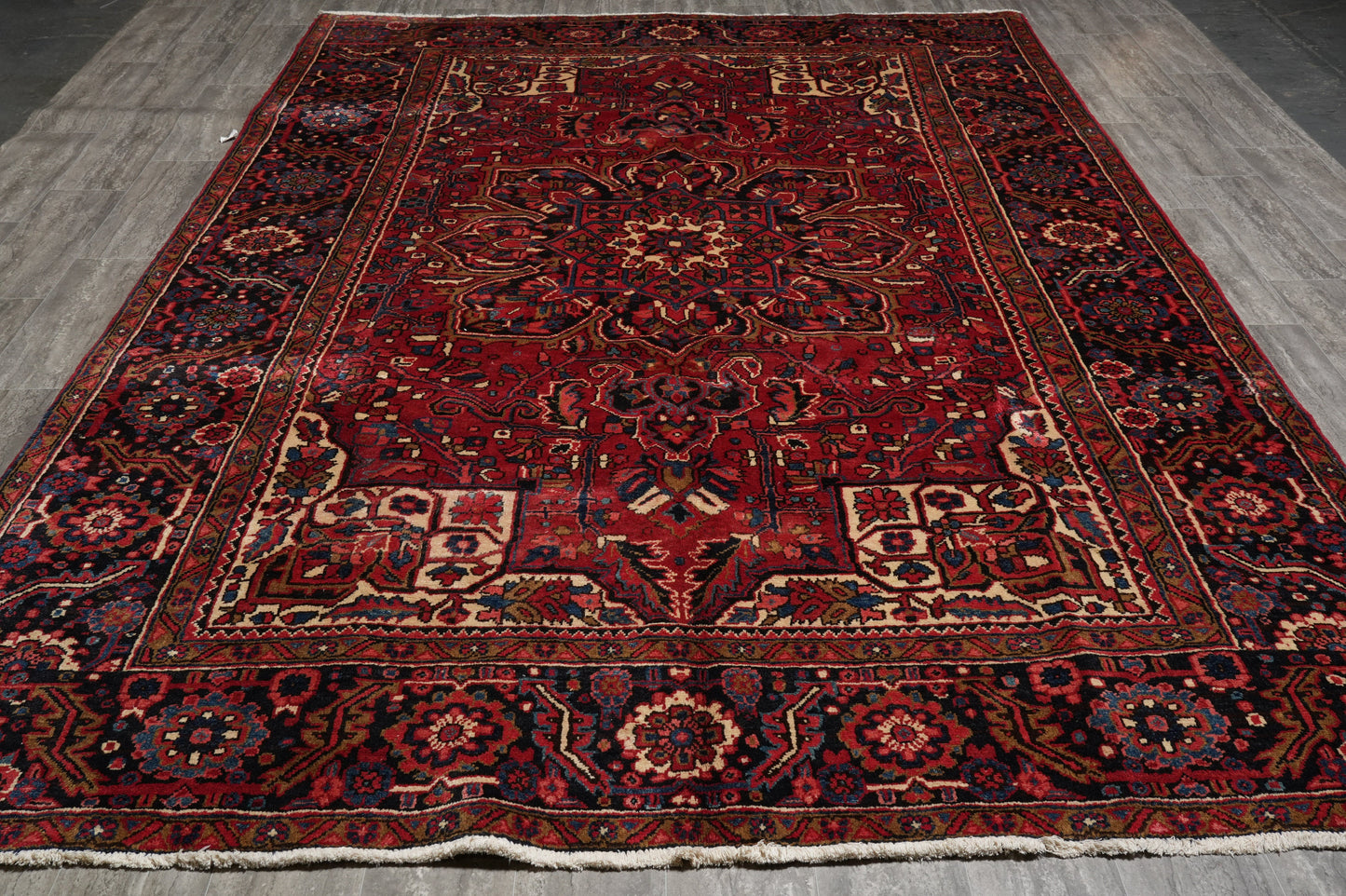 Sherabian-pattern rug, corner motif with semi-floral arabesques