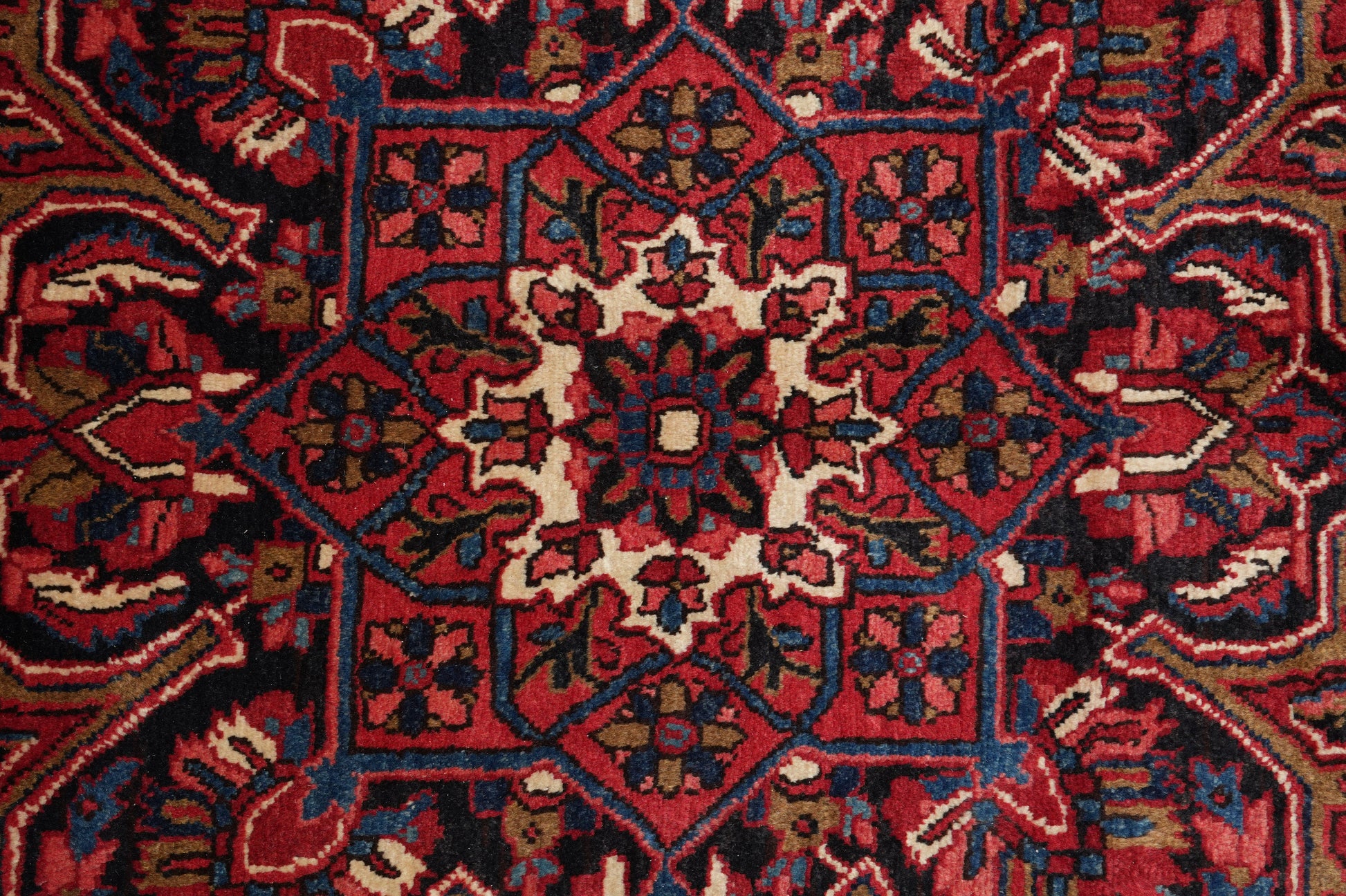 Sherabian-pattern rug, secondary floral motif detail in the field