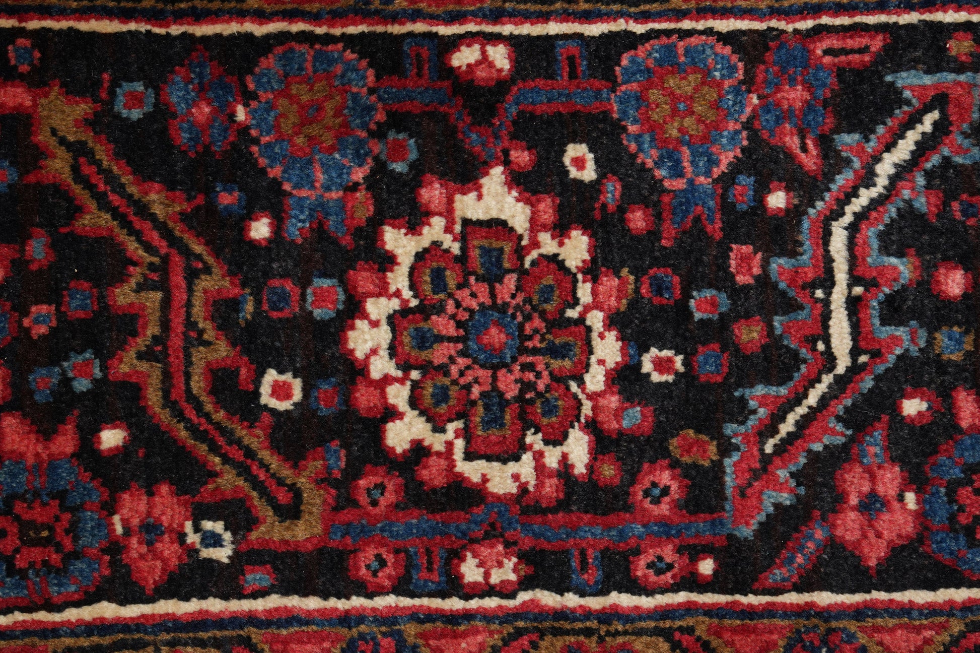 Sherabian-pattern rug, ivory and multi-color color balance detail