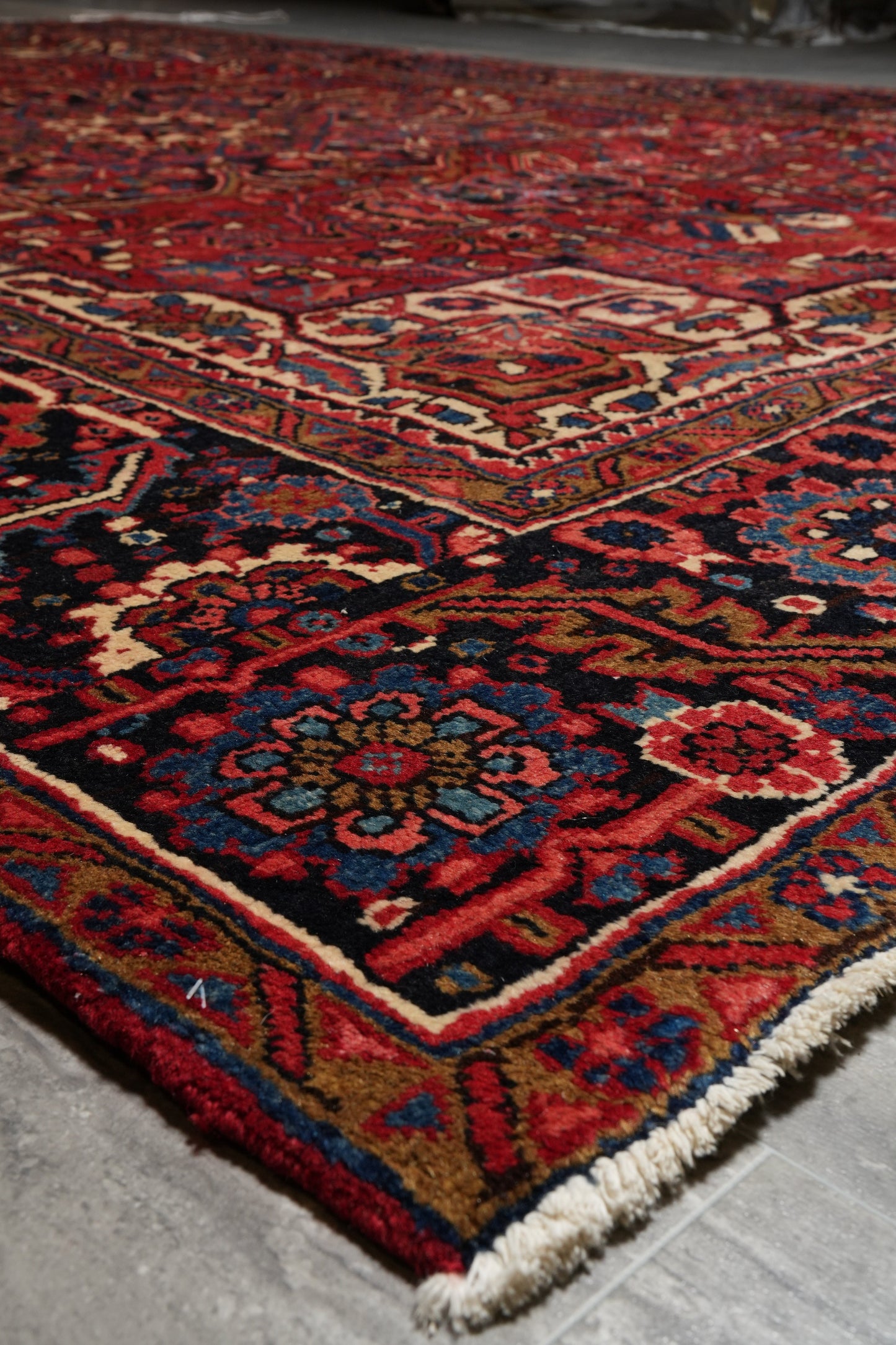 Sherabian-pattern rug, full layout in natural light