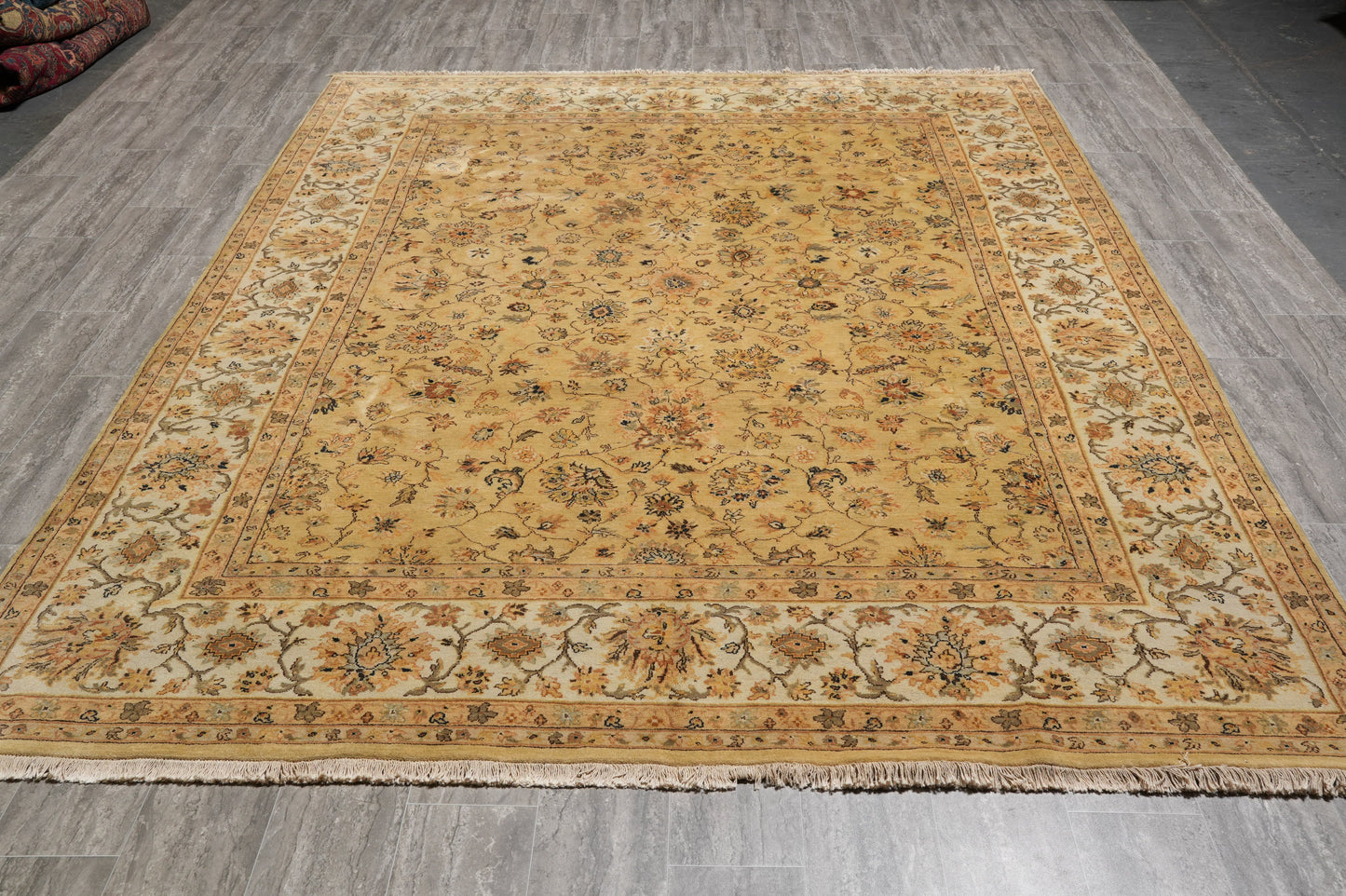 Jaipur gold rug, subtle motif detail