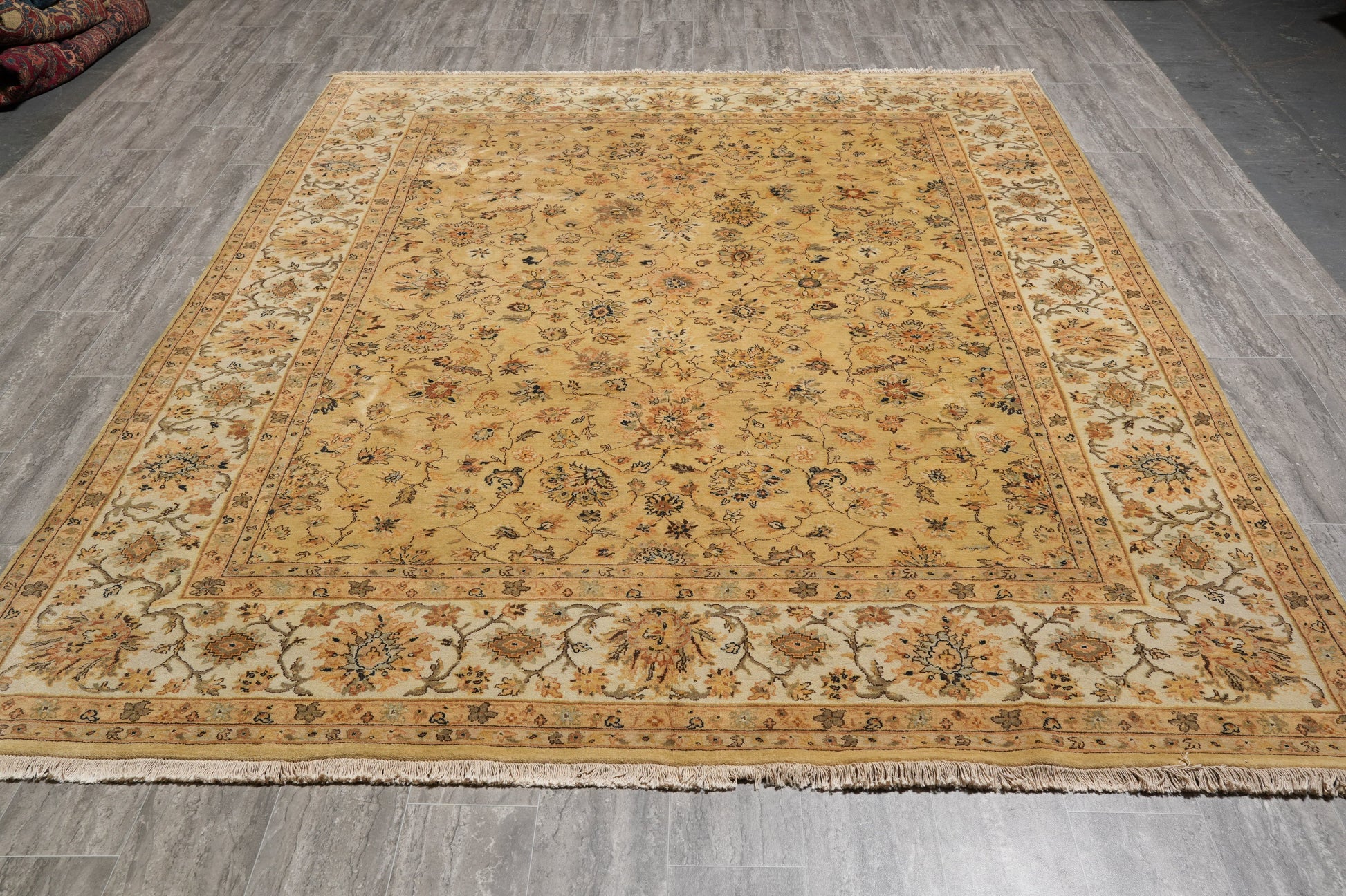 Jaipur gold rug, subtle motif detail