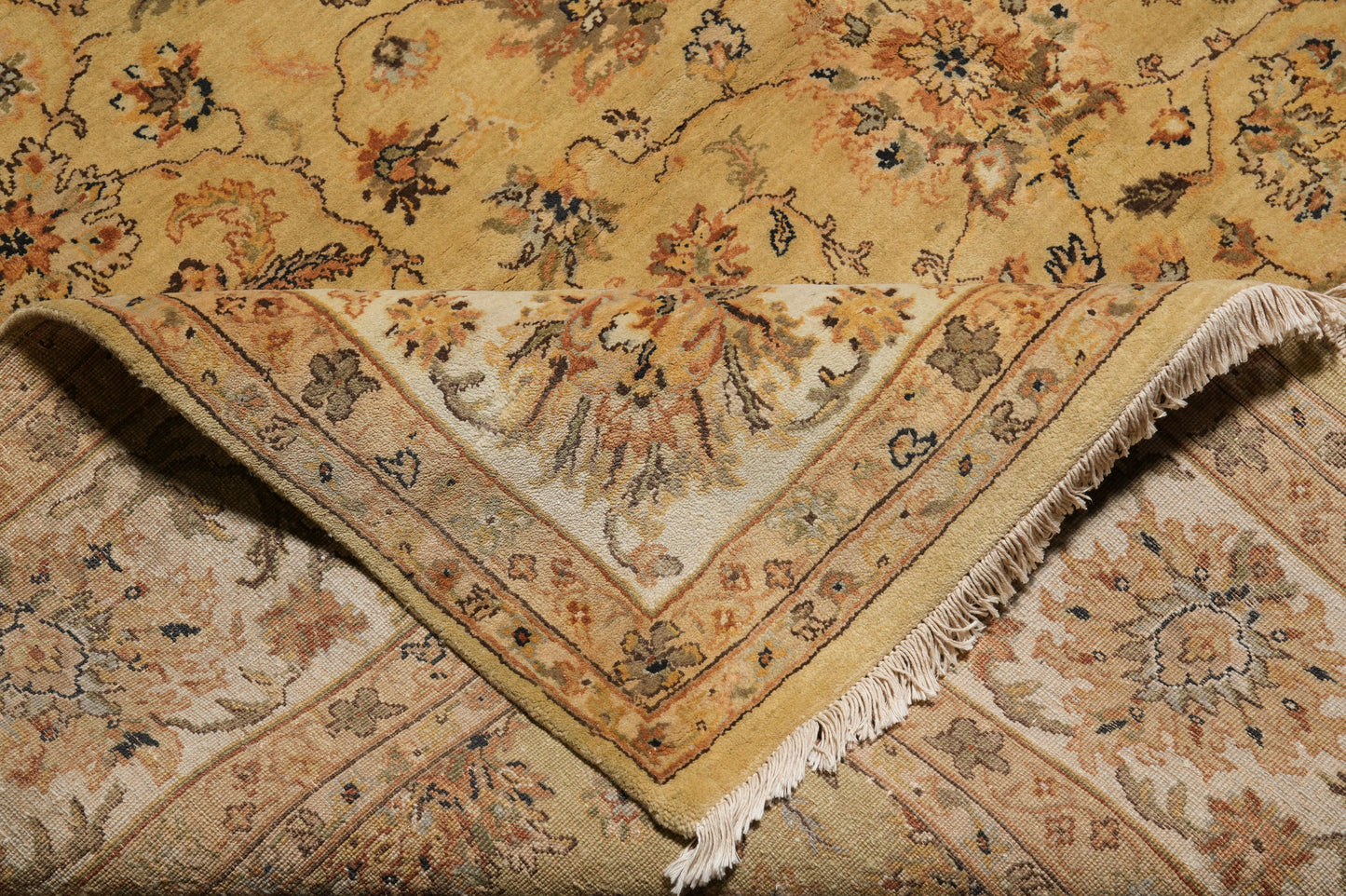 Jaipur gold rug, color balance close-up in afternoon light
