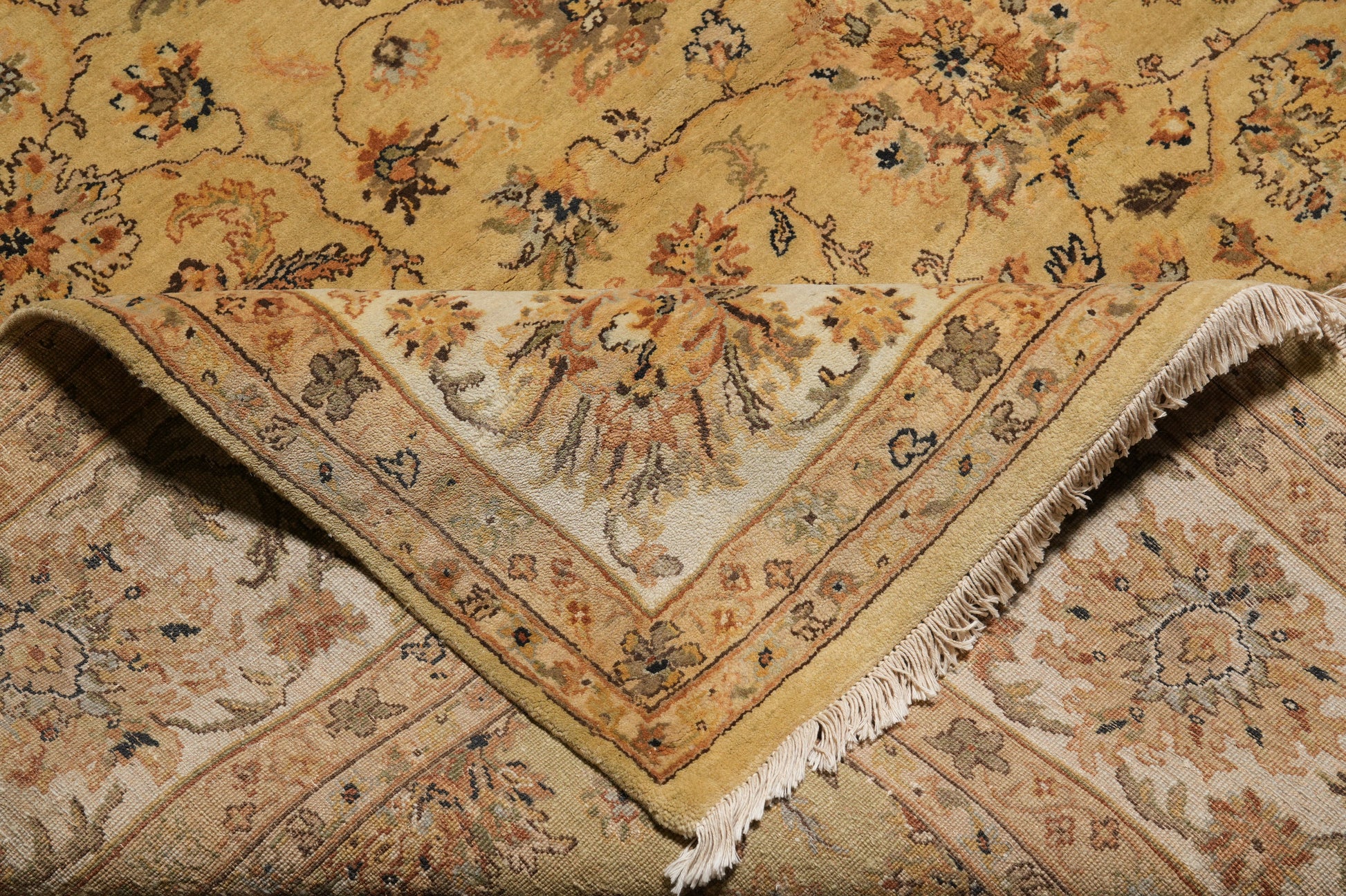 Jaipur gold rug, color balance close-up in afternoon light
