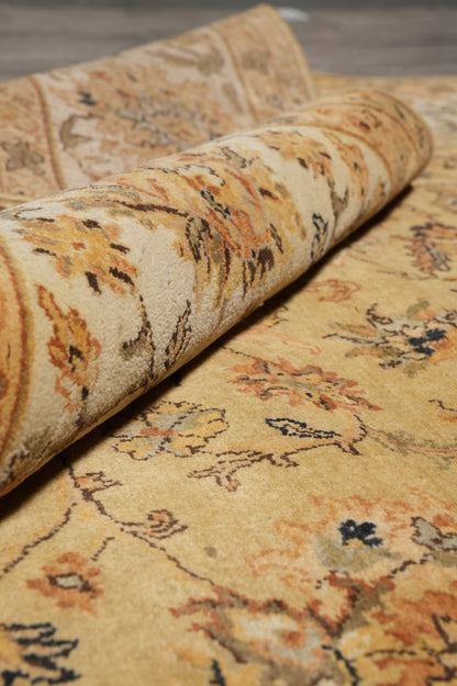 Jaipur gold rug, secondary motif detail