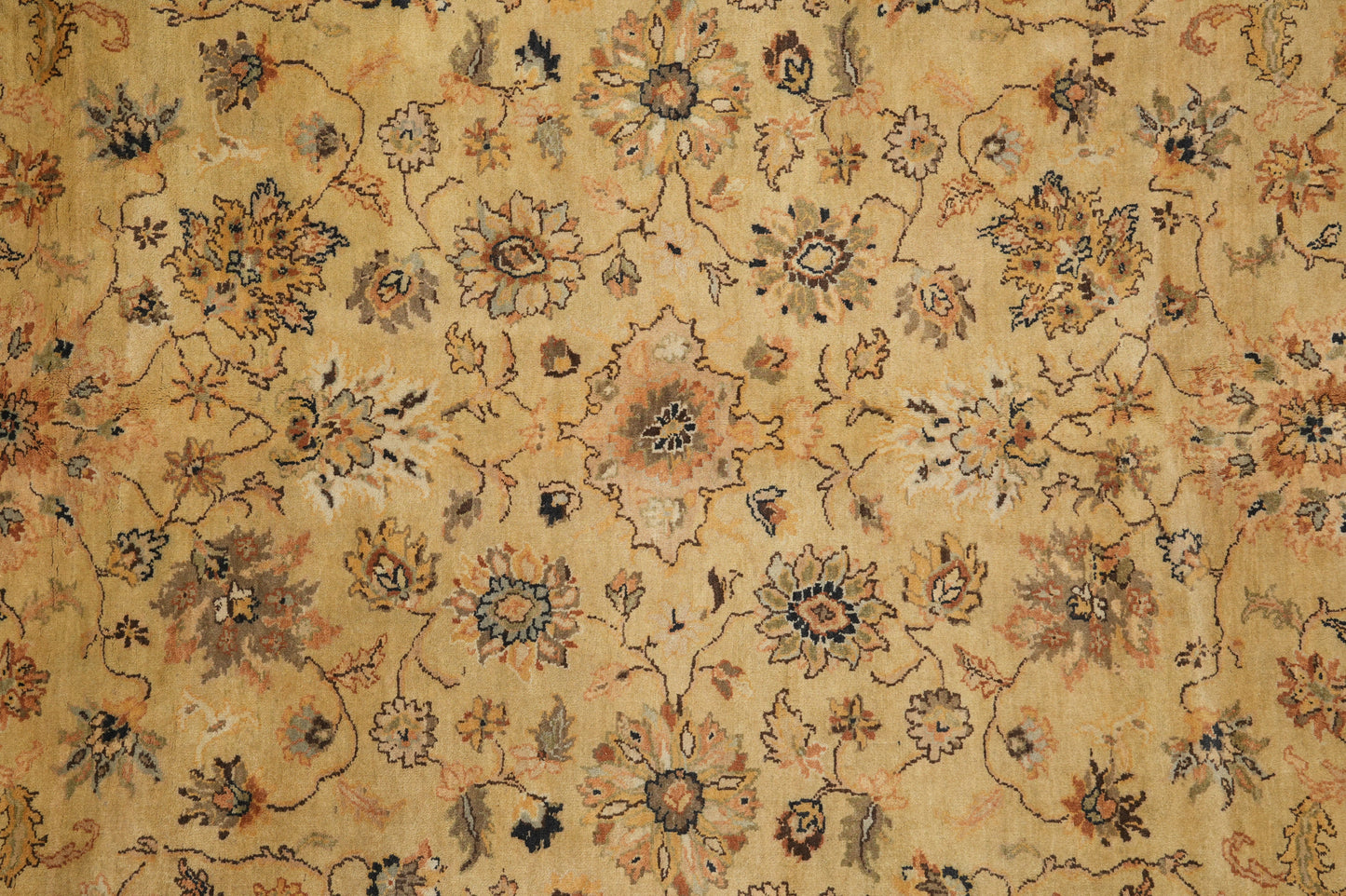 Jaipur gold rug, edge and selvedge close-up