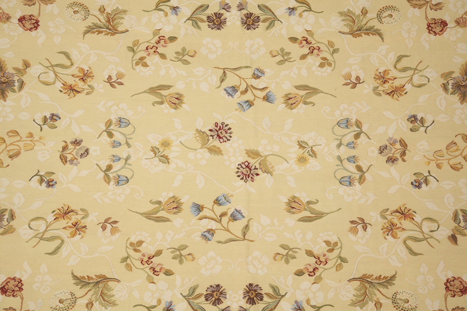 French Country Aubusson, border pattern with curvilinear vines