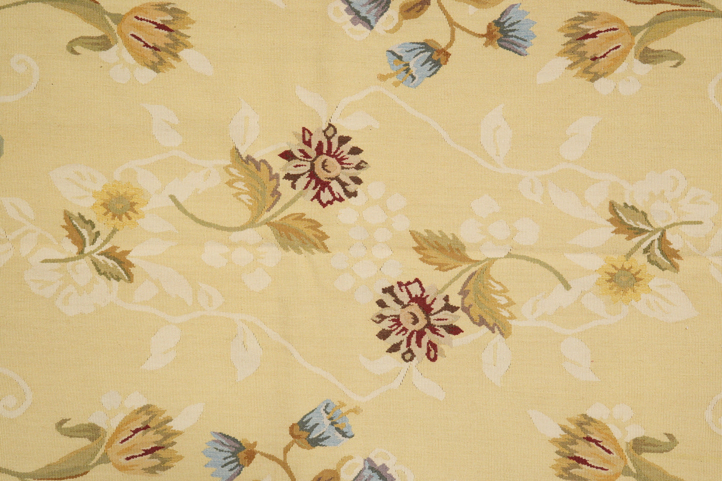 French Country Aubusson, corner motif with French arabesques