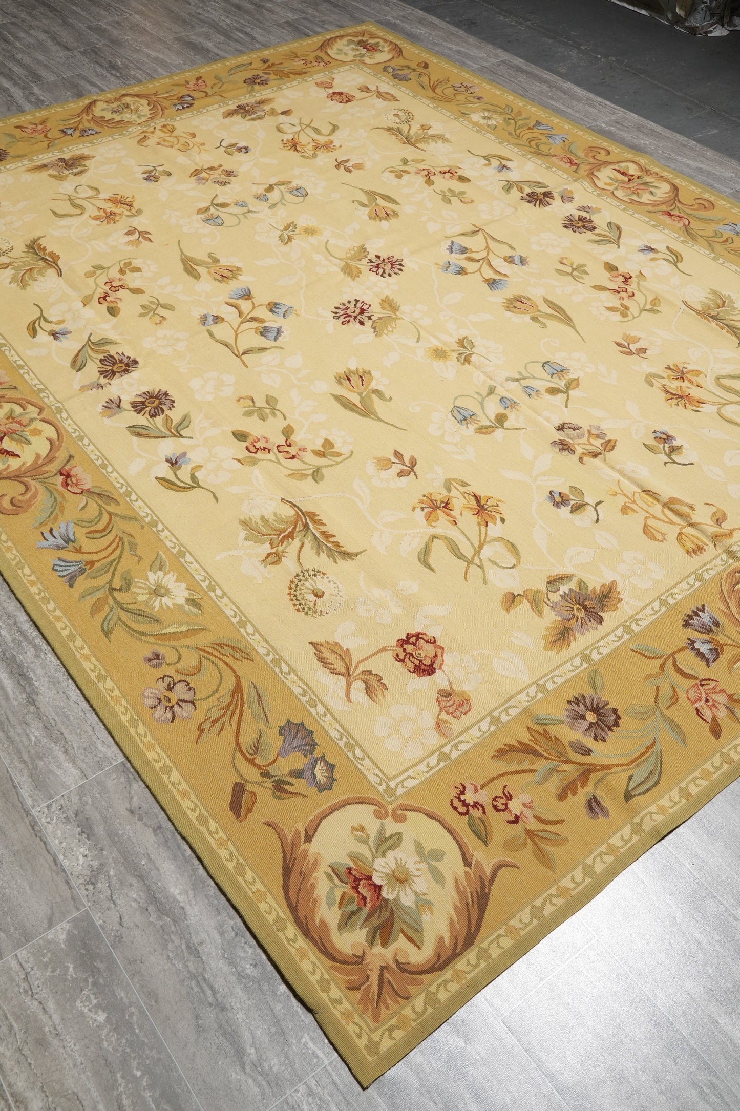 French Country Aubusson, weave texture showing flat-weave construction
