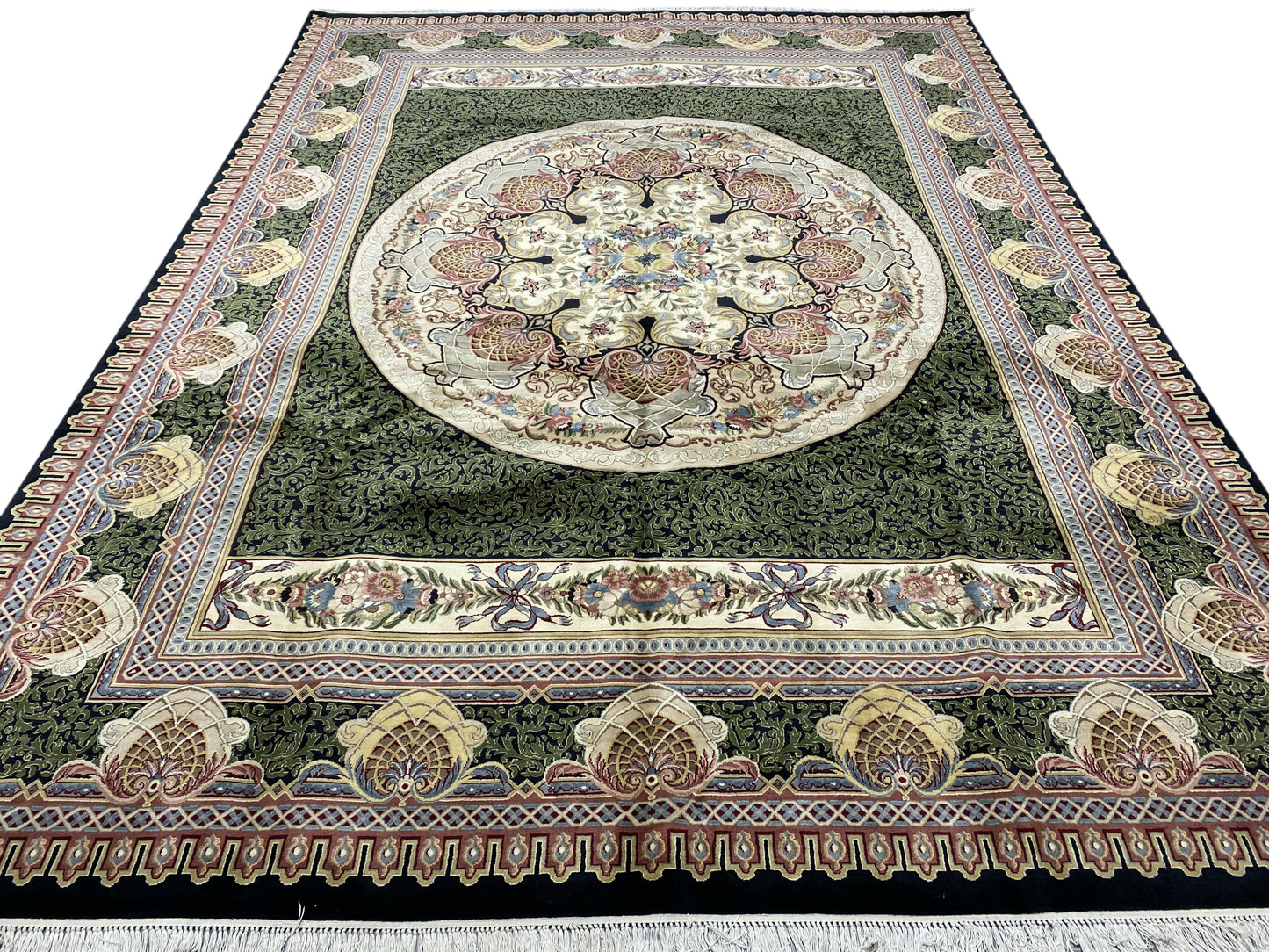 Aubusson Savonnerie rug, edge and selvedge close-up