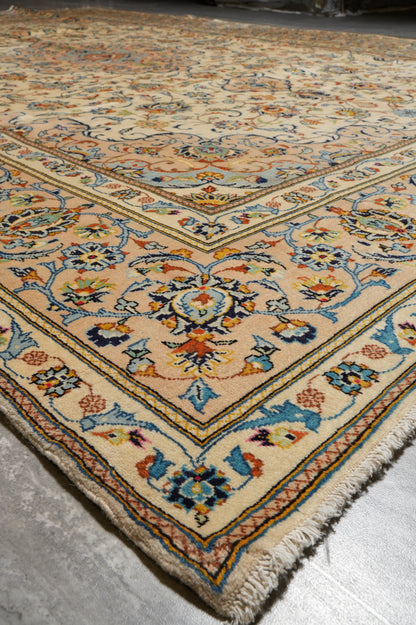 Kashan-style ivory floral rug, full layout showing the medallion in proportion