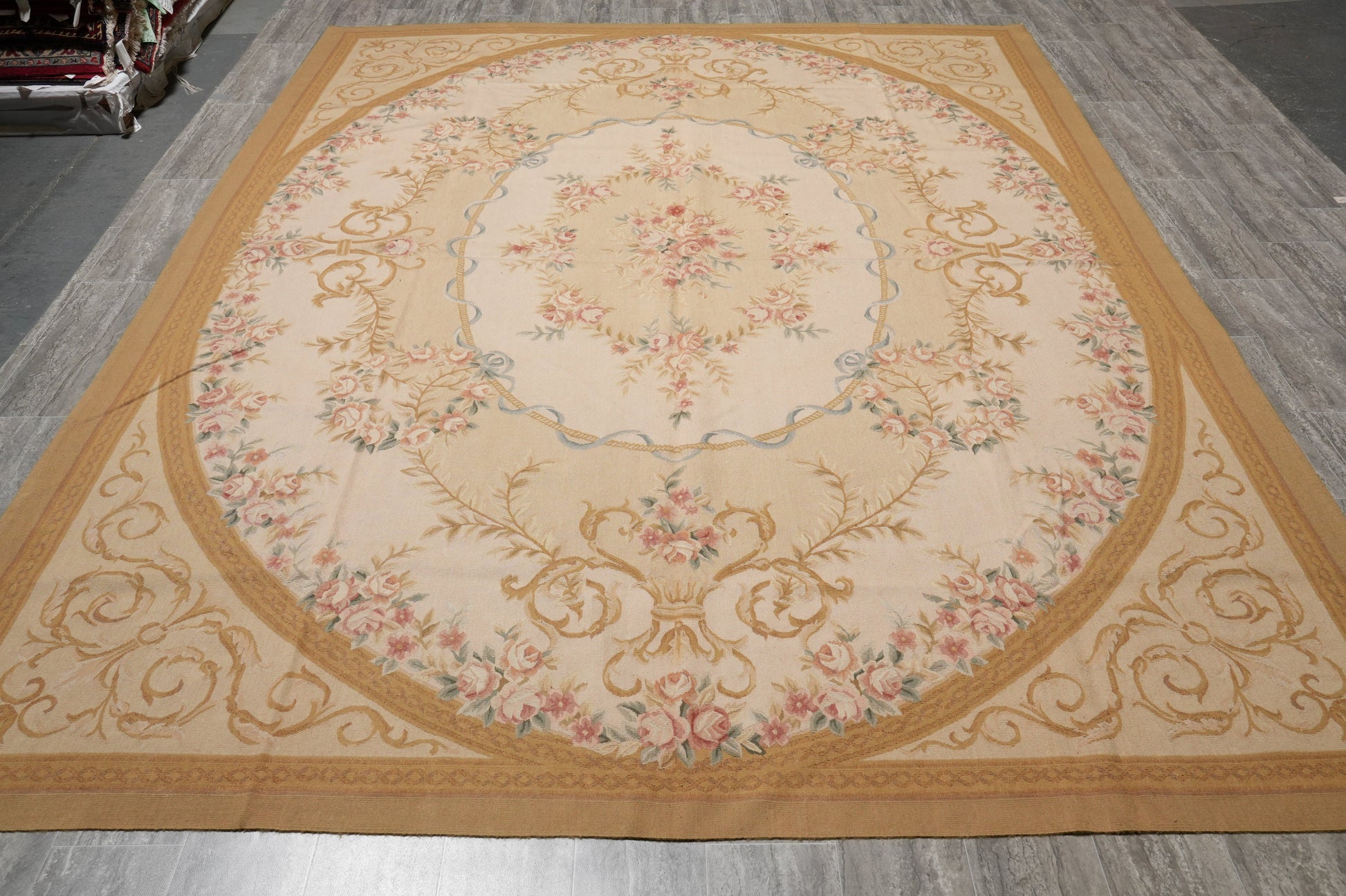 17th-century Aubusson rug, border pattern with painterly vines