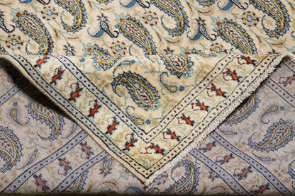 1970s paisley Kashan-style rug, alternate corner with paisley continuity